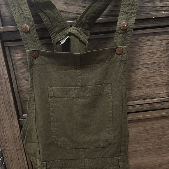 Overall shorts - Picture 2 of 4